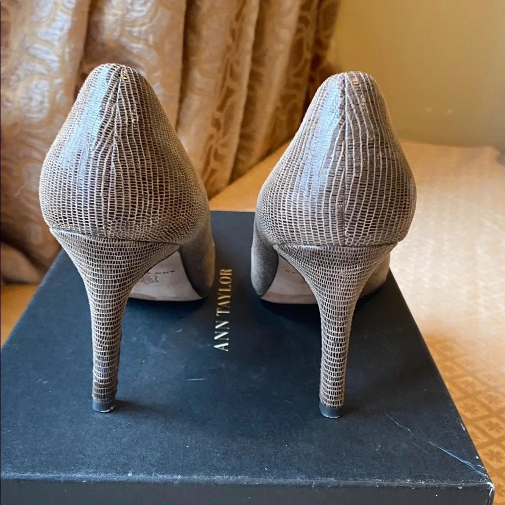 Ann Taylor Textured Tan Heels